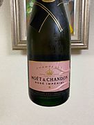 Moet Et Chandon Rose Imperial モエ エ シャンドン ロゼ インペリアル Vinica 無料のワインアプリ