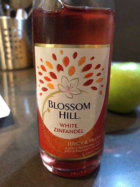 Blossom Hill White Zinfandel(ブロッサム・ヒル ホワイト・ジンファンデル)