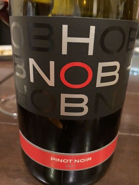 Hob Nob Pinot Noir(ホブ・ノブ ピノ・ノワール)