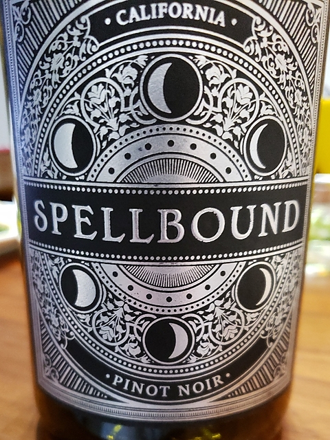 Spellbound Pinot Noir(スペルバウンド ピノ・ノワール)