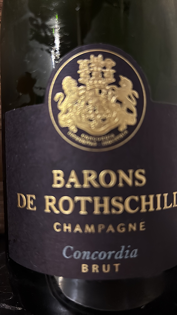 写真（ワイン） by louis roederer