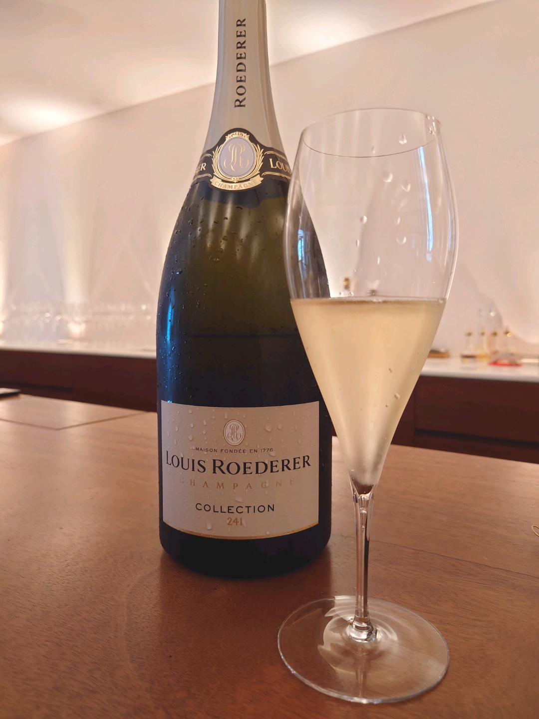 ワイン LOUIS ROEDERER Louis Roederer Collection 241 Champagne | Vivino 日本