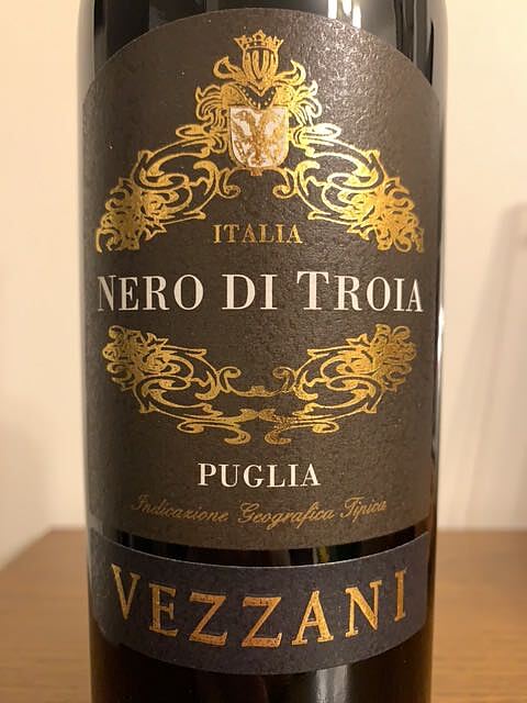 Vezzani Nero di Troia(ヴェッツァーニ ネロ・ディ・トロイア)