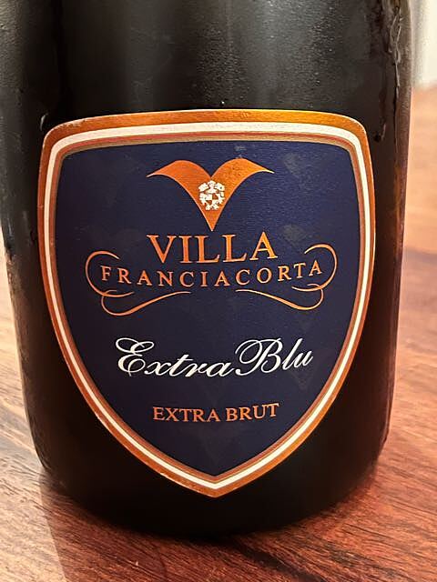 Villa Franciacorta Extra Blu(ヴィッラ フランチャコルタ エクストラ・ブル)