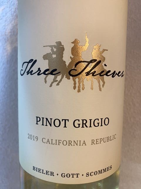 Three Thieves Pinot Grigio(スリー・シーヴス ピノ・グリージョ)