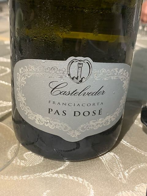 Castelveder Franciacorta Pas Dosé(カステルヴェダー フランチャコルタ パ・ドゼ)