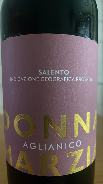 Conti Zecca Donna Marzia Aglianico(コンティ・ゼッカ ドンナ・マルツィア アリアーニコ)