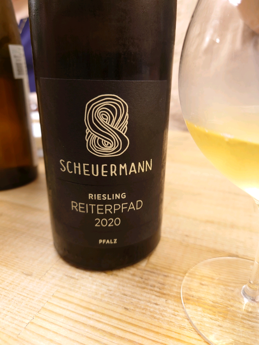 Scheuermann Ruppertsberger Reiterpfad Riesling Vinica 無料のワインアプリ
