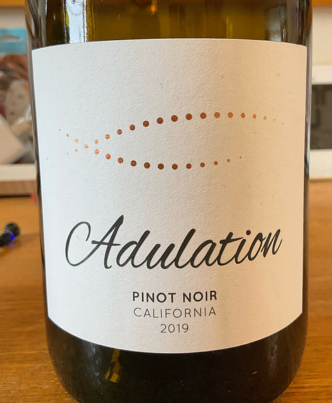 Adulation Pinot Noir(アデュレーション ピノ・ノワール)