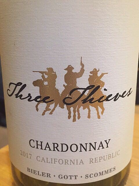 Three Thieves Chardonnay(スリー・シーヴス シャルドネ)