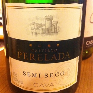 Castillo Perelada Cava Semi Seco(カスティロ・ペレラーダ カヴァ セミ・セコ)