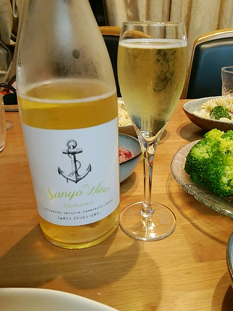 Sanyo Wine Delaware Pétillant 上澄みバージョン