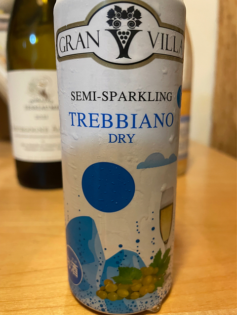 GranVilla Semi Sparkling Trebbiano Dry(グランヴィラ セミ・スパークリング トレッビアーノ ドライ)