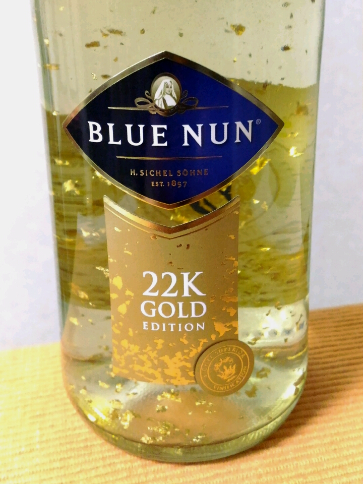 Blue Nun ブルーナン ドイツ ワイン ビンテージ アドバタイジング ﾌﾞﾙｰﾅﾝ ｺﾞｰﾙﾄﾞｴﾃﾞｨｼｮﾝ | Tomoewines