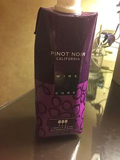 Wine Cube California Pinot Noir(ワイン・キューブ カリフォルニア ピノ・ノワール)