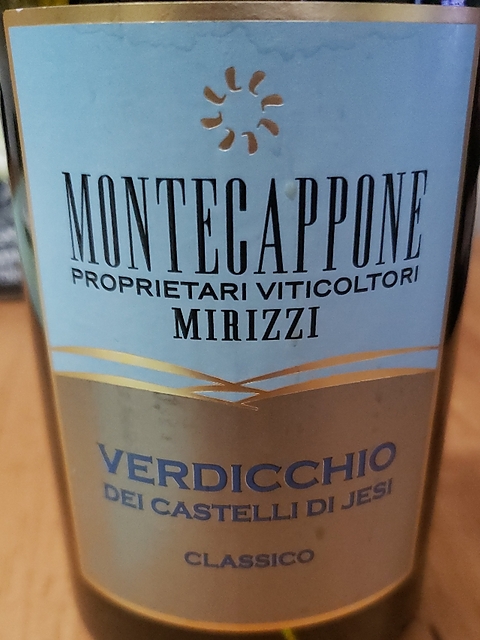 Montecappone Verdicchio dei Castelli di Jesi Classico(モンテカッポーネ ヴェルディッキオ・デイ カステッリ・ディ・ジェースィ クラッシコ)