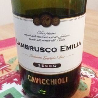 Cavicchioli Lambrusco Emilia Secco(カビッキオーリ ランブルスコ・エミーリア セッコ)