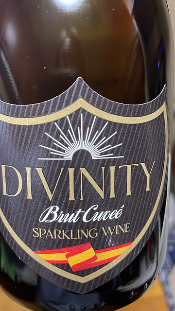 Divinity Brut Cuvée(ディヴィニティ ブリュット・キュヴェ)