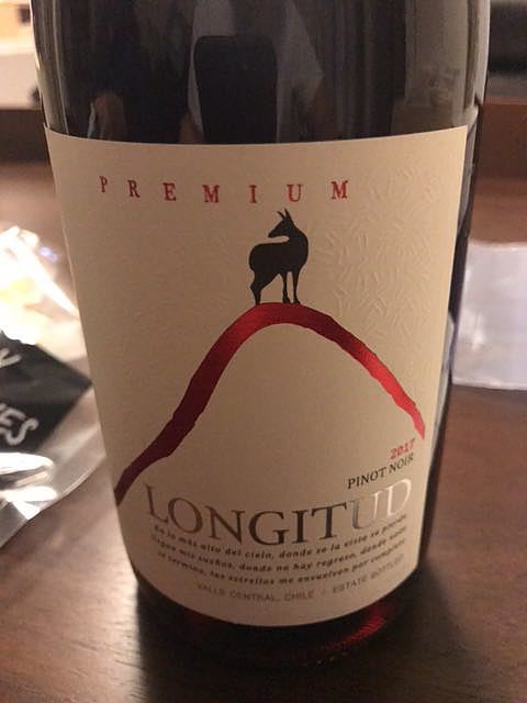 Longitud Pinot Noir(ロンギトゥド ピノ・ノワール)