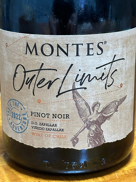 Montes Outer Limits Pinot Noir(モンテス アウター・リミッツ ピノ・ノワール)