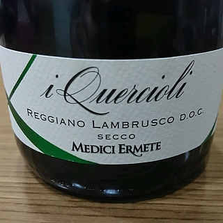 Medici Ermete i Quercioli Lambrusco Reggiano Secco(メディチ・エルメーテ クエルチオーリ ランブルスコ レッジアーノ セッコ)