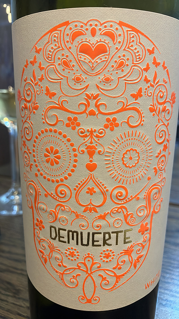 Demuerte White(デムエルテ ホワイト)