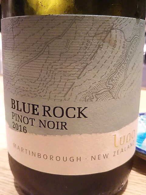 Luna Blue Rock Pinot Noir