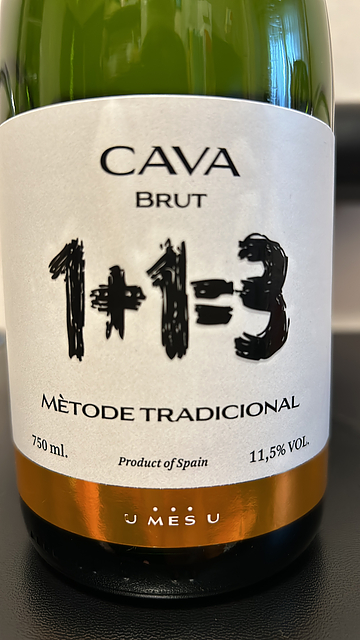 1+1=3 Cava Brut(ウ・メス・ウ・ファン・トレス カヴァ ブリュット)