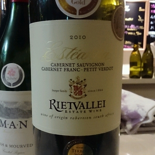 Rietvallei Estéanna Red 2010(リエトヴァレイ エステアナ レッド)