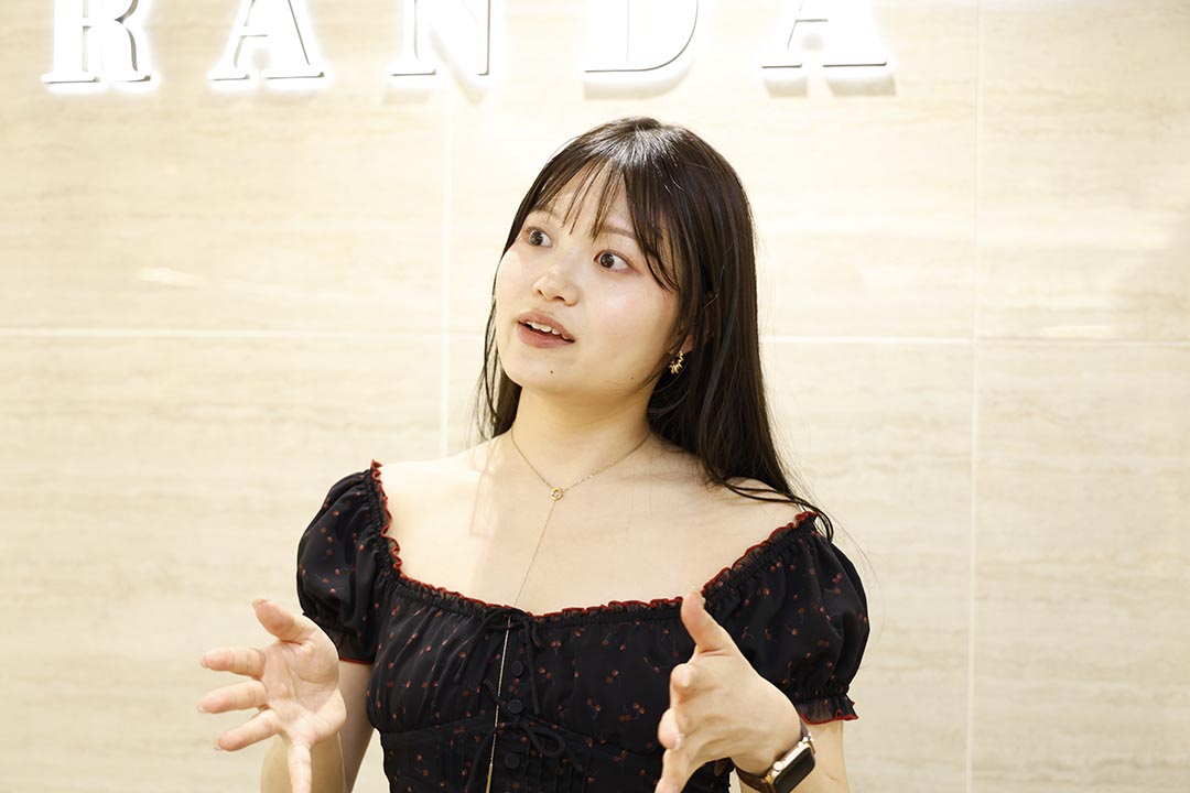 花柄にはない甘い魅力、 オトナ女性も夢中になる、 フルーツデザインに大注目！