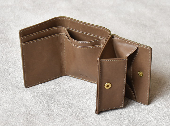 genten オリーブグリーン 折り財布 最強開運日に、新しいお財布を | くらしのgenten