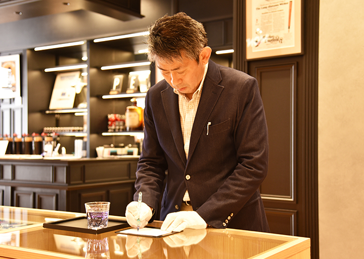おすすめネット ガラスペンでしたためる暑中見舞い―伊東屋を訪ねて― くらしの | 筆記具