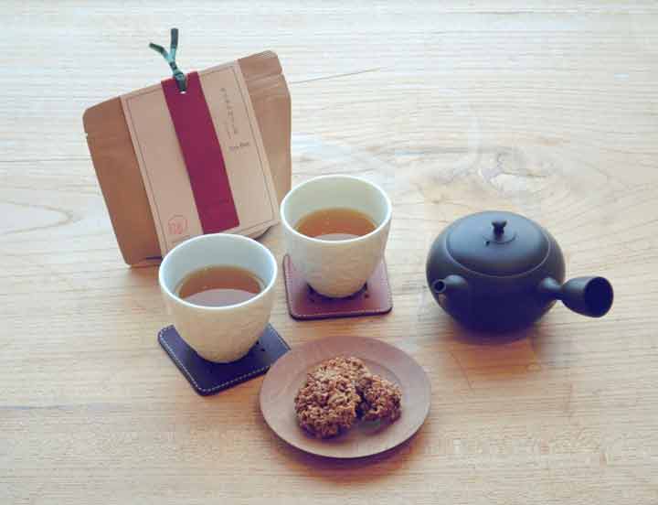 茶人宅からの蔵出品　染付小壺　振出　時代保証品 振出 | 染付振出「小紫」(AH-238) 作家「本多亜弥」