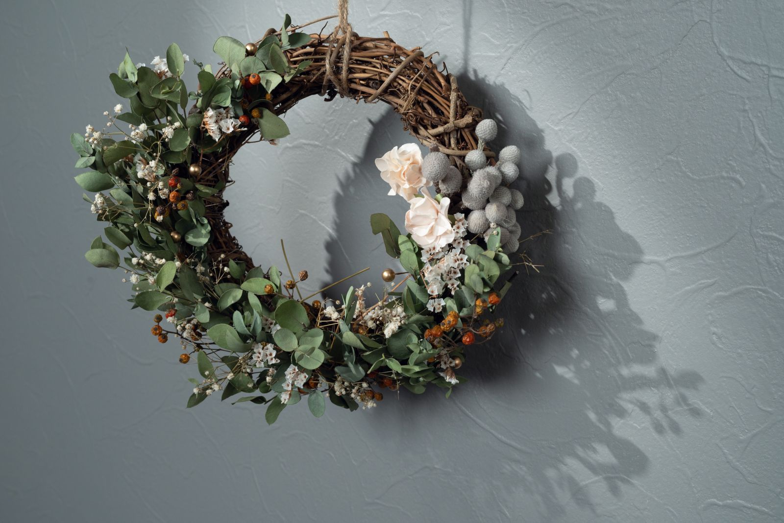 アレンジ自在！好みのドライフラワーでリースをDIY