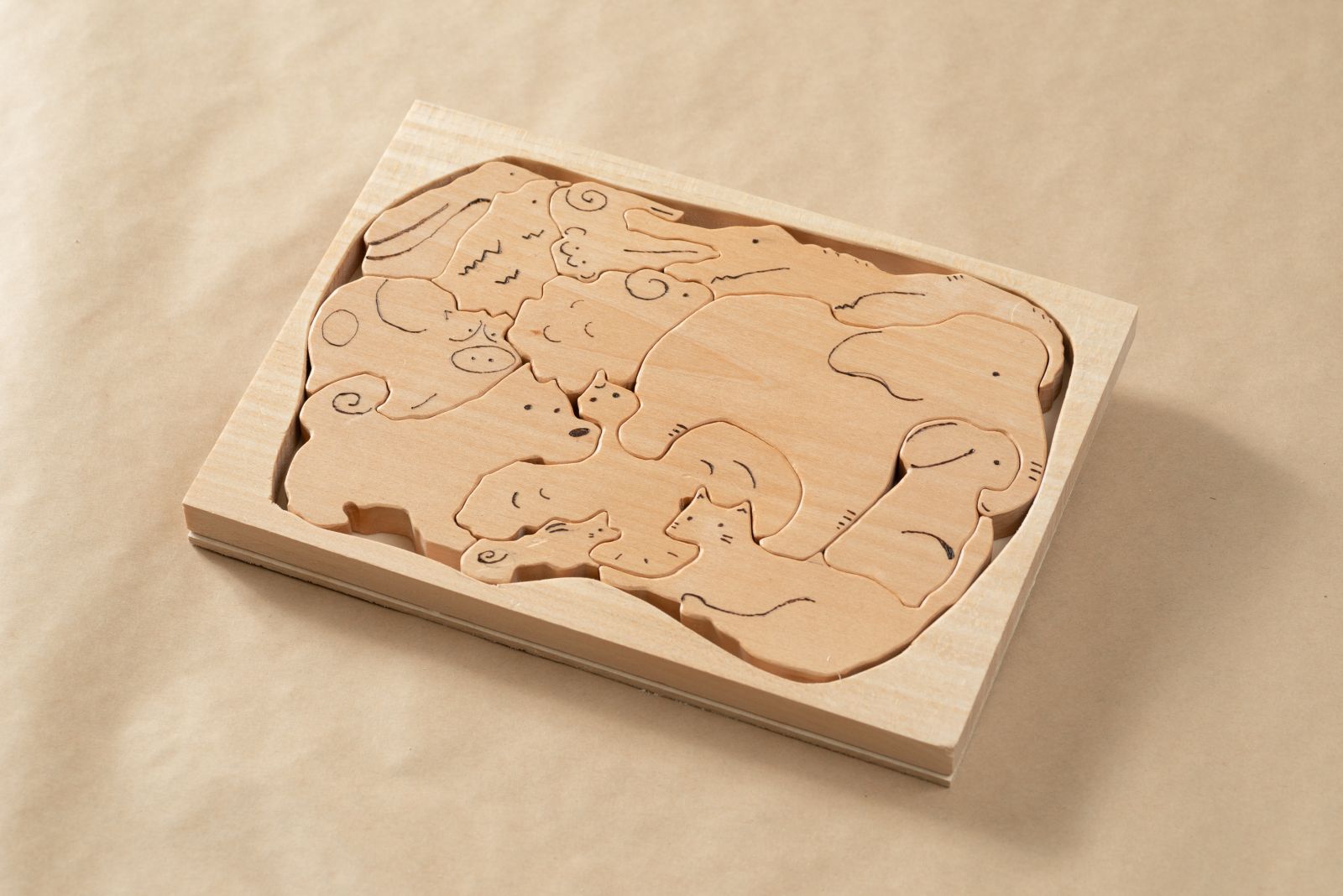知育玩具やインテリアとしても。オリジナルの組み木パズルをDIY