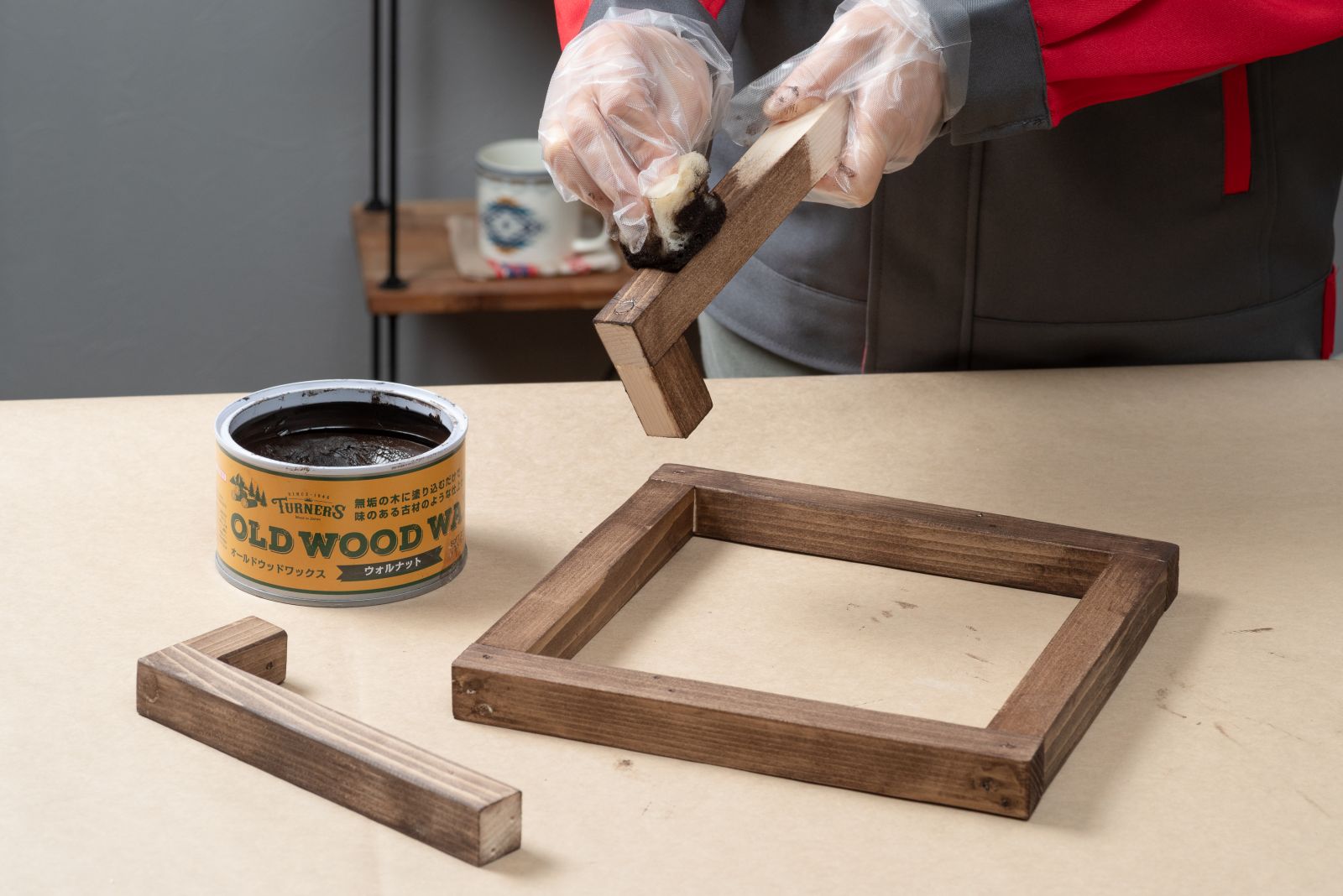 絶妙なバランス感がカッコいい! テンセグリティ構造のサイドテーブルを