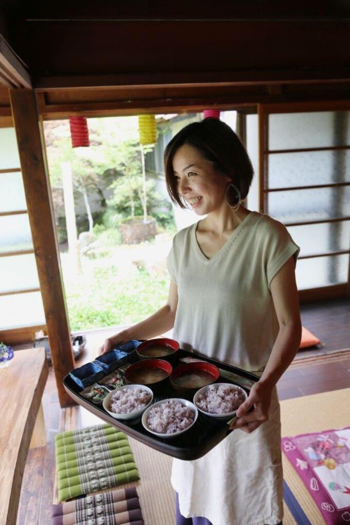 このイベントは終了しました 満員御礼 オクシズの澄んだ景色の中で ボタニカルキャンドルづくり 古民家ランチ で優雅な休日を 満緑カフェ ショップ 駿河 東海道おんぱく2020 本プログラムは終了いたしました ミリョクカフェアンドショップ 静岡市葵区 Womo