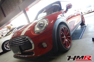 アドバン18AW オプションHDDナビを装着したミニクーパー(F56)の納車前点検整備を行いました