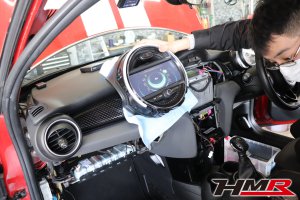 これで普段の運転もバック駐車も安心！ミニクーパーS(F56)のドライビングレコーダー&バックカメラの取付作業を行いました
