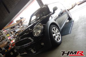 社外ナビ パドルシフト HIDを装着したミニクラブマン(R55) クーパーSの納車前点検整備を行いました