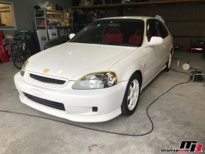 雨で暇だったのでEK9シビックタイプRを磨いてやりました