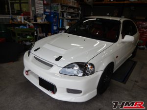 ロールゲージの入ったスパルタンなシビックタイプR(EK9)の納車前点検