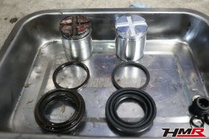 【デモカーS2000】リアブレーキキャリパーのオーバーホール