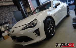 純正ブレンボ専用17インチ 純正ナビ装備の86(ZN6) 2.0 GT リミテッド パールホワイトの納車前点検整備を行いました