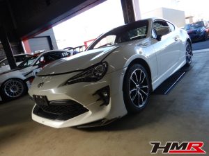モデリスタエアロ TRDウィンドルーバーを装着したトヨタ 86（ZN6）の納車前点検整備を行いました