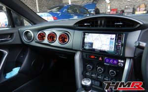 BRZ(ZC6)のDefi追加メーターを取付作業を行いました