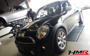 アイドリングストップ HID装備のミニ クーパーS(R56)の納車前点検整備を行いました