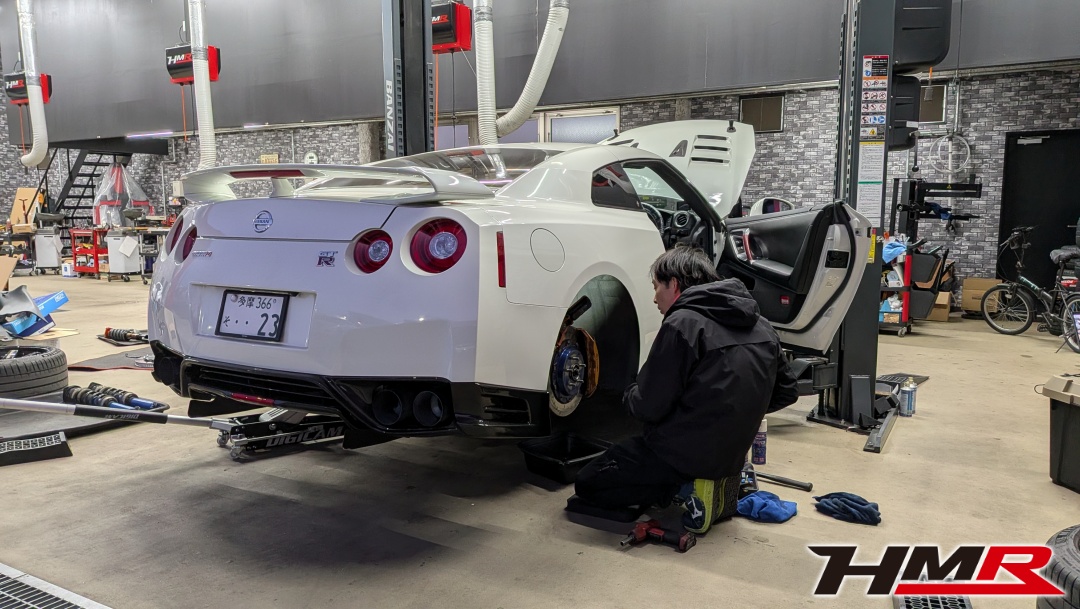 <h2 style="padding: .5em .75em; background-color: #dcdcdc; border-radius: 6px;"><span style="font-size: 14pt;">アラゴスタTYPS SS車高調 サーキットSPL取付けフロント(R35GT-R)</span></h2>