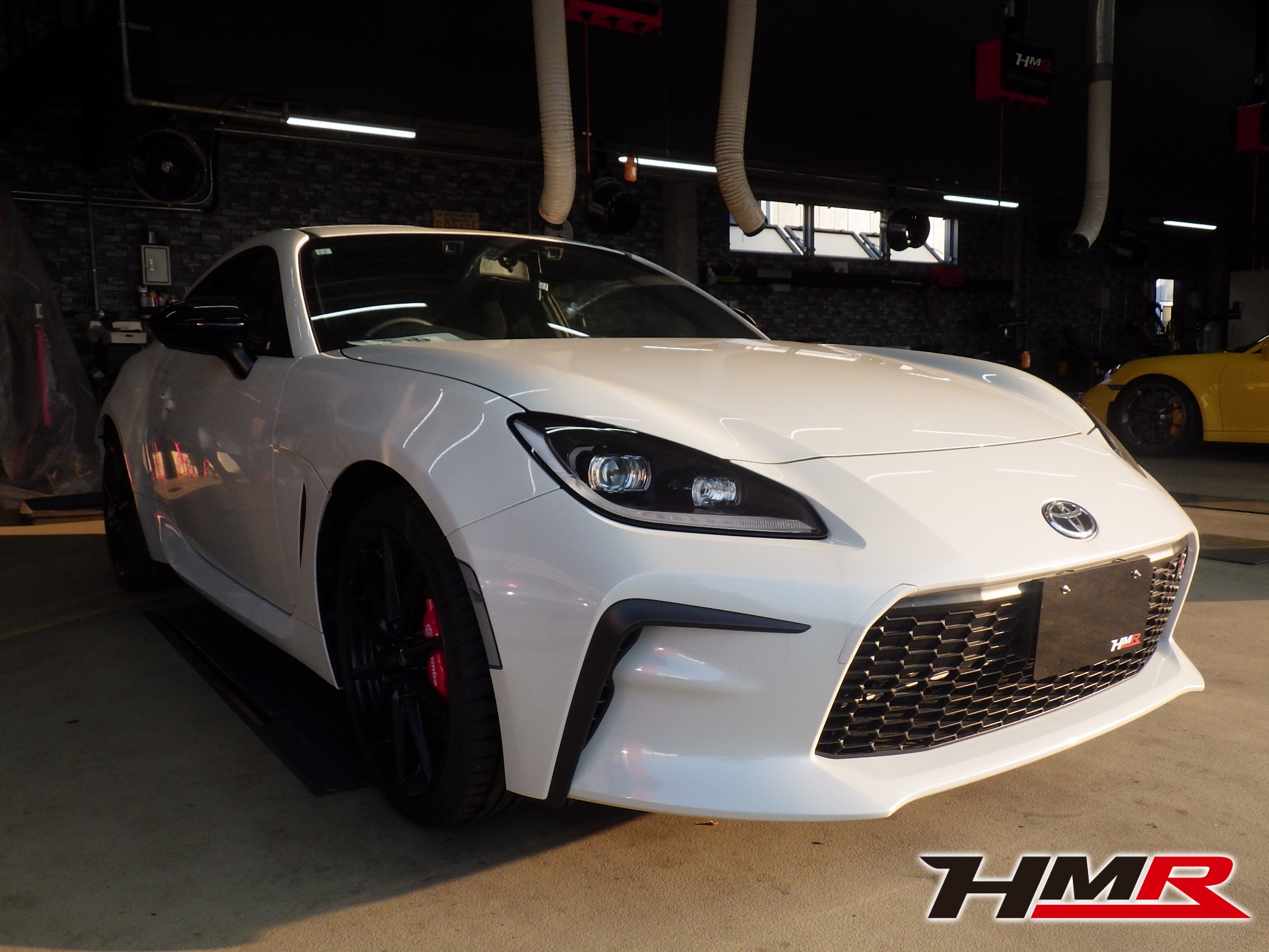 1オーナー OPbrembo SACHS装備のGR86 RZグレード(ZN8)の納車前点検整備