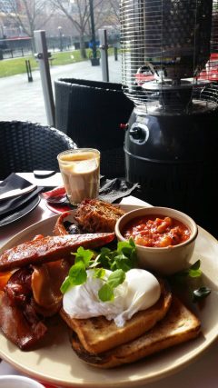 Breakfast on the Yarra